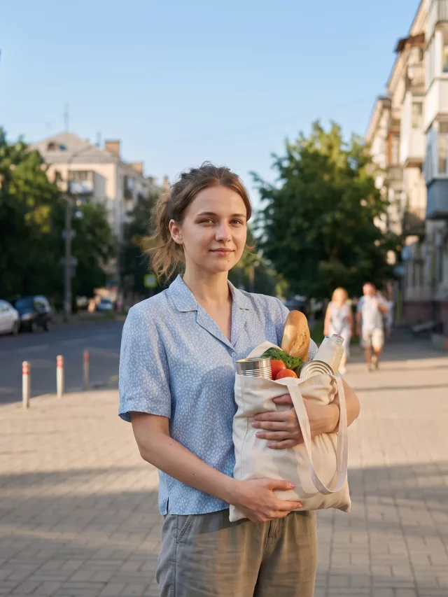 Продуктова допомога для молоді ВПО у Києві: як отримати
